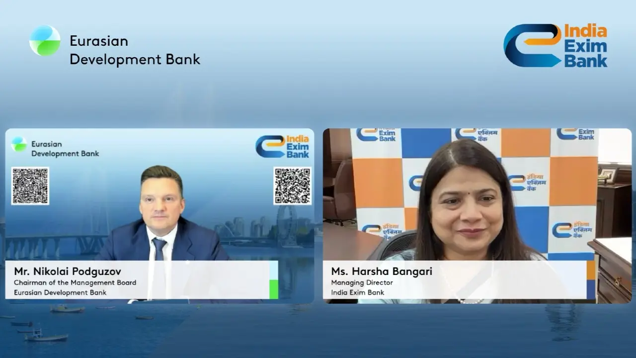 Сексуалды және қара тері жамылғысы Прия Райды жігіт қатты ұрып алады! Порно фотосурет