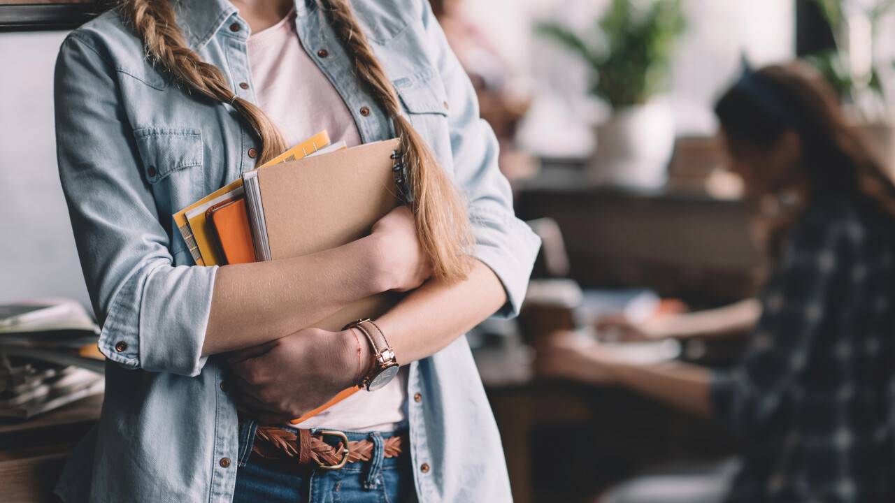 Эмма Батт онлайн