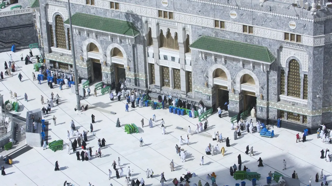 Меккеде қажылар санын арттыру үшін миллионға жуық адам намаз оқитын кешен салынады