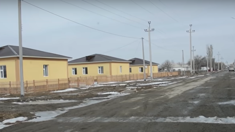 Қызылорда облысында мұқтаждарға арналған тұрғын үй қалай ауыл әкімінің туыстарына үлестірілді?