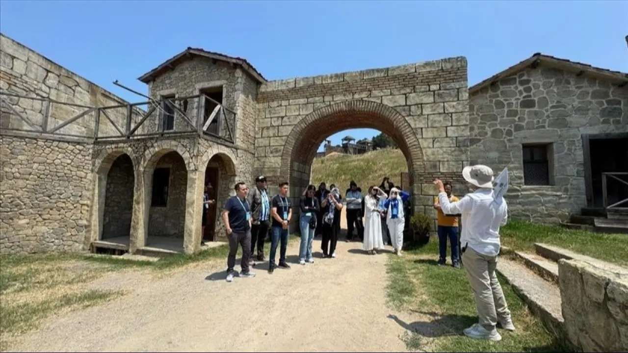 Ыстанбұлда транзит жасайтын қазақстандықтар "Ертұғырыл" фильмінің декорациясын тегін тамашалай алады