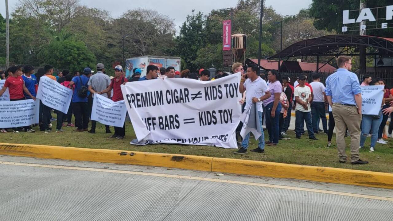 Ереуілге Панама, Никарагуа, Колумбия және өзге елдердің шаруалары жиналды