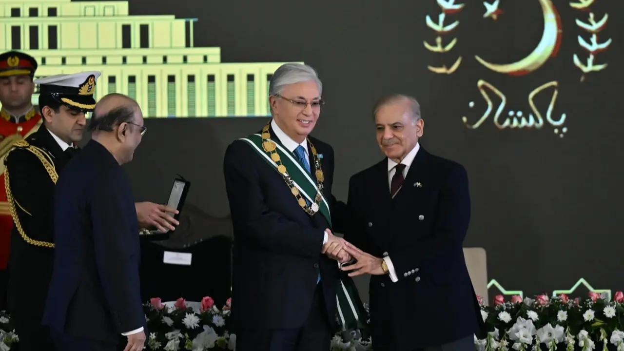 Қасым-Жомарт Тоқаев пен Пәкістан президенті Асиф Али Зардари. Фото: Ақорданың баспасөз қызметі