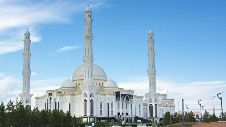 "Әзірет Сұлтан" мешітінде Алматыдағы оқиға кезінде қаза тапқандарға Құран бағышталады