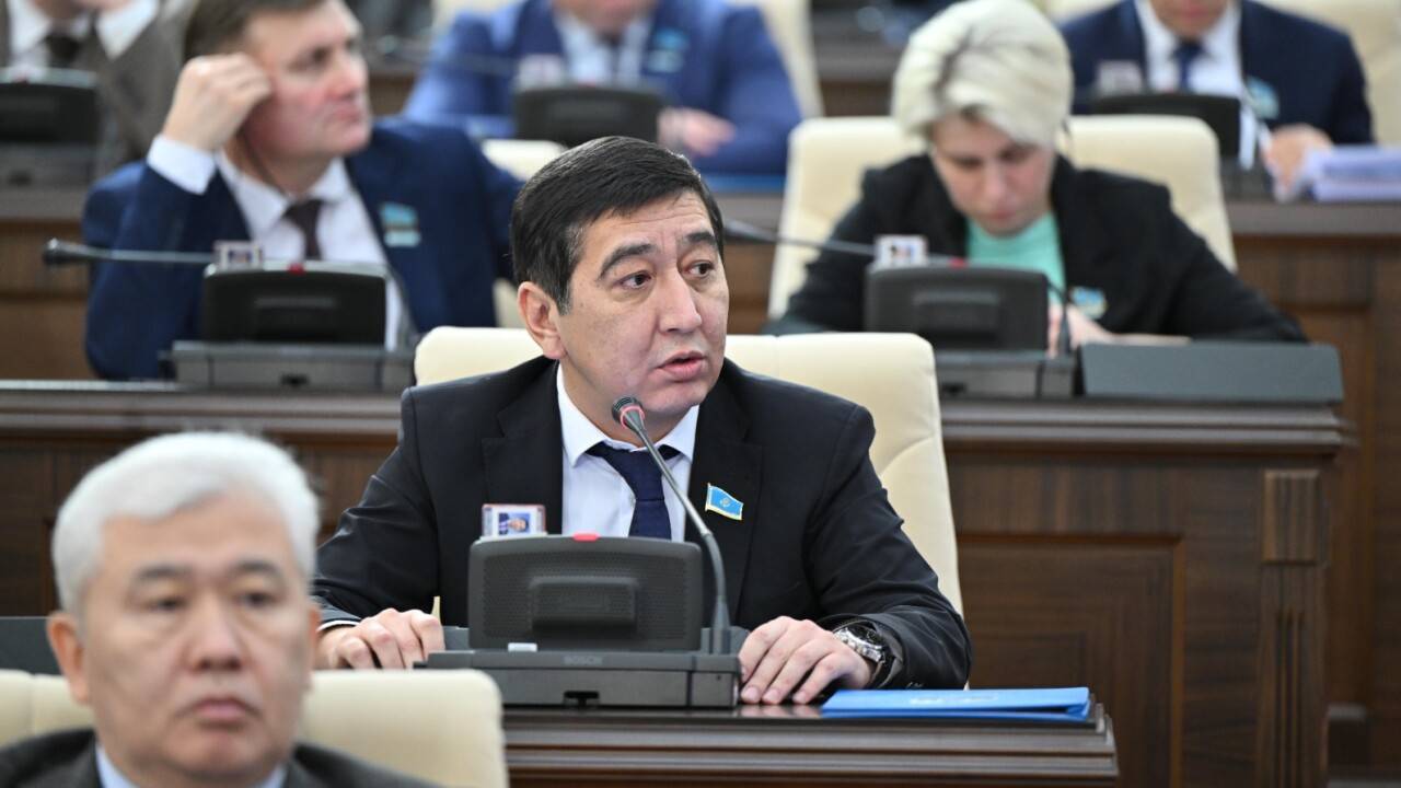 Мәжіліс депутаты Ринат Зайытов. Фото: Мәжілістің баспасөз қызметі