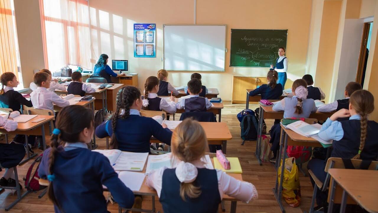 Маңғыстауда мұғалімдер тәулігіне 15 сағат "жұмыс істеп" келген