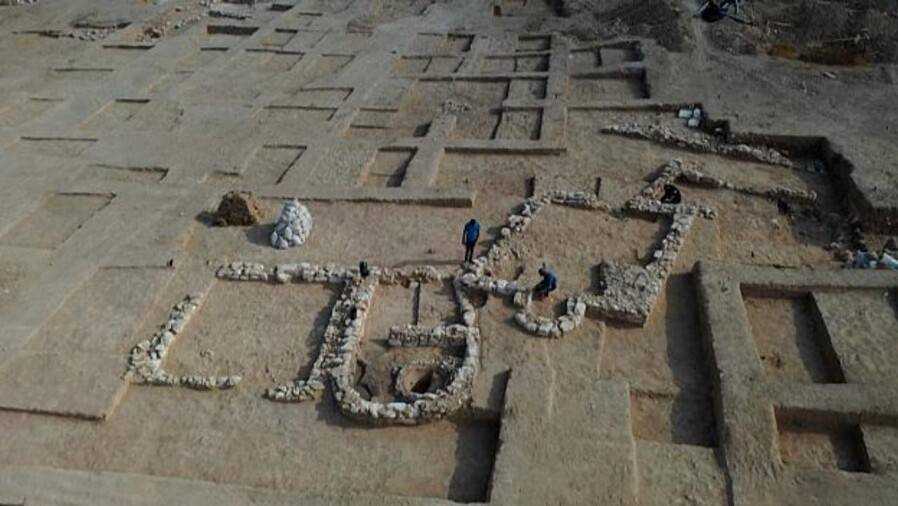 Израильдің шөл даласынан көне мешіттің іргетасы табылды