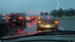 "КазАвтоЖол" предупреждает водителей о сложных условиях на трассах