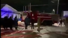 Пять человек спасли из пожара в многоквартирном доме в Тоболе, один пострадал
