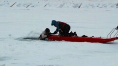 Прохожий спас подростка, провалившегося под лёд в Астане