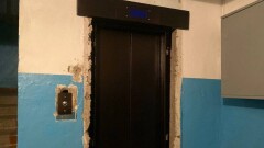 Лифт рухнул в многоэтажке Петропавловска во время ремонта. Погиб человек