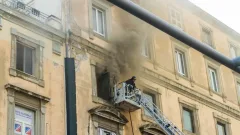 40 взрослых и 20 детей эвакуировали из многоэтажки в Алматы из-за пожара