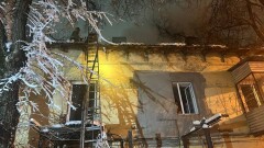 Крупный пожар тушат в центре Алматы
