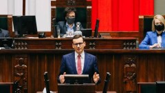 Премьер Польши: Лукашенко специально привёз десятки тысяч мигрантов в Беларусь и перемещает их к границе