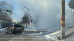 В Рудном вновь прорвало теплотрассу. Без отопления остались 24 многоэтажки и 59 частных домов