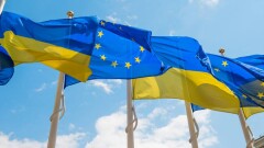 Макрон заявил, что Евросоюз не может начать процедуру принятия Украины, находящейся в состоянии войны