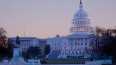 Сенат США согласился поднять потолок госдолга, чтобы избежать дефолта