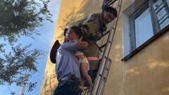 В Текели пожарные спасли троих детей, оказавшихся в огненной ловушке