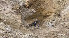 Автобус упал в воронку: 120 млн тенге отсудили родные погибшего спасателя