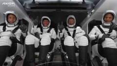 Впервые SpaceX отправил на МКС космических туристов