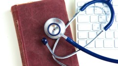 Санитарные книжки казахстанцы будут получать онлайн с 2025 года