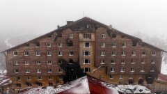 Смертельный пожар на турецком курорте Карталкая: арестовали владельца отеля