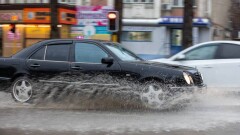Улицы Алматы затопило после сильного дождя