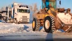 Дальнобойщик из Кыргызстана шестеро суток провёл в кювете на трассе Самара – Шымкент