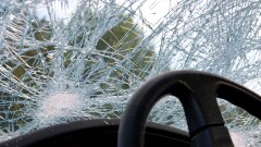 Водитель неуправляемого автобуса в Шымкенте намеренно въехал в столб, чтобы не столкнуться с машинами