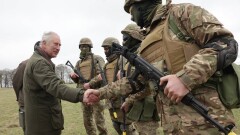 Король Карл III навестил украинских военных, проходящих обучение в Великобритании