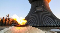 Цветы к памятнику жертвам политрепрессий и голодомора возложили в Астане