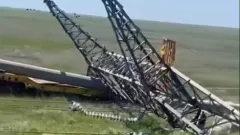 Высоковольтную ЛЭП повредили при аварии: провода упали на проезжую часть на трассе Астана – Атбасар