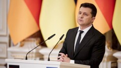 Украинские депутаты массово покинули страну. Зеленский дал им 24 часа на возвращение