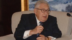 Бывший американский госсекретарь Киссинджер: США находятся на грани войны с Россией и Китаем