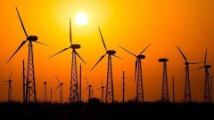 Владельцы ветровых или солнечных установок могут продавать излишки электроэнергии