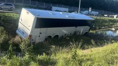 Пассажирский автобус протаранил шесть автомобилей в США, погибли пять человек, более 30 пострадали