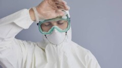 Глава Минздрава Латвии призвал немедленно ввести локдаун: Врачам скоро придётся выбирать, кто будет жить, а кто нет