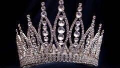 Тайное послание? Сразу две "Мисс США" отказались от своих титулов