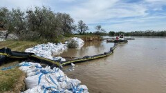 Вода в Урале продолжает подниматься: жителей зимовки готовят к эвакуации в Атырауской области
