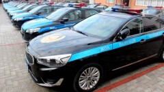 В Шымкенте полицейским выдали новые машины вместо повреждённых в беспорядках