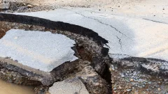 На трассе Усть-Каменогорск – Алтай размыло дорогу, произошло обрушение