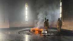 Повстанцы в Сирии сожгли гробницу отца свергнутого президента Башара Асада
