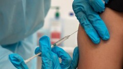Эксперты о бустерной прививке от Covid-19: Сколько потребуется ревакцинаций, сейчас никто не скажет