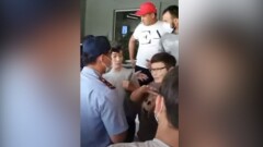 Жители Шымкента силой прогнали феминисток с места встречи. В дипмиссии США обеспокоены нападением на активисток