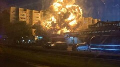 Военный самолёт упал во дворе многоэтажки в российском Ейске. Есть погибшие