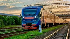 Поезд сбил автомобиль на переезде в Карагандинской области, погибла семья из трёх человек
