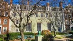 Суд в США приостановил запрет на приём иностранных студентов в Гарвардский университет