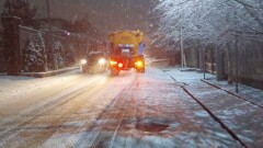 В Алматы выпало 8 см снега. Ночью на улицах будут работать более 500 единиц спецтехники