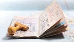 Великобритания ужесточает визовые правила. Студенты-иностранцы не смогут привозить свои семьи