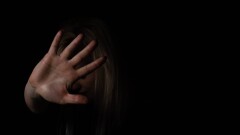 Неизвестный мужчина избил девушку на частном пляже в Актау